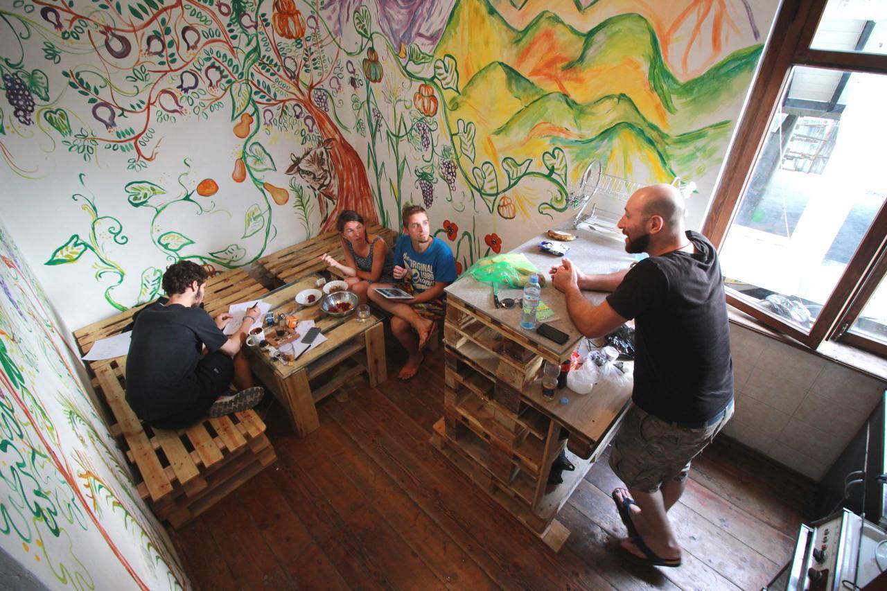 Sheni Hostel Tbilisi Eksteriør bilde